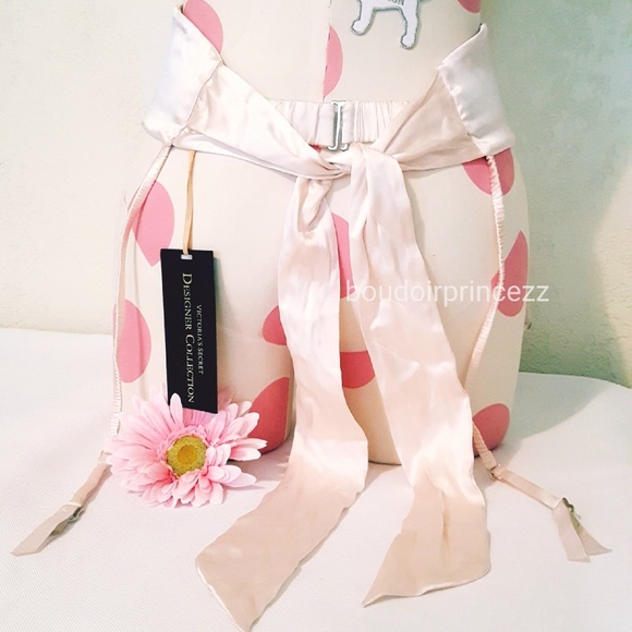 🌹RARE Victoria's Secret Crystal Designer garter - Picture 5 of 5